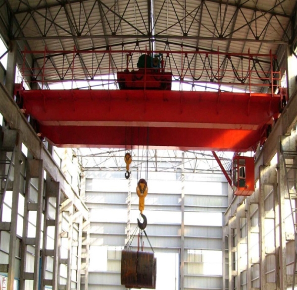 QZ型電動(dòng)雙梁抓斗式起重機